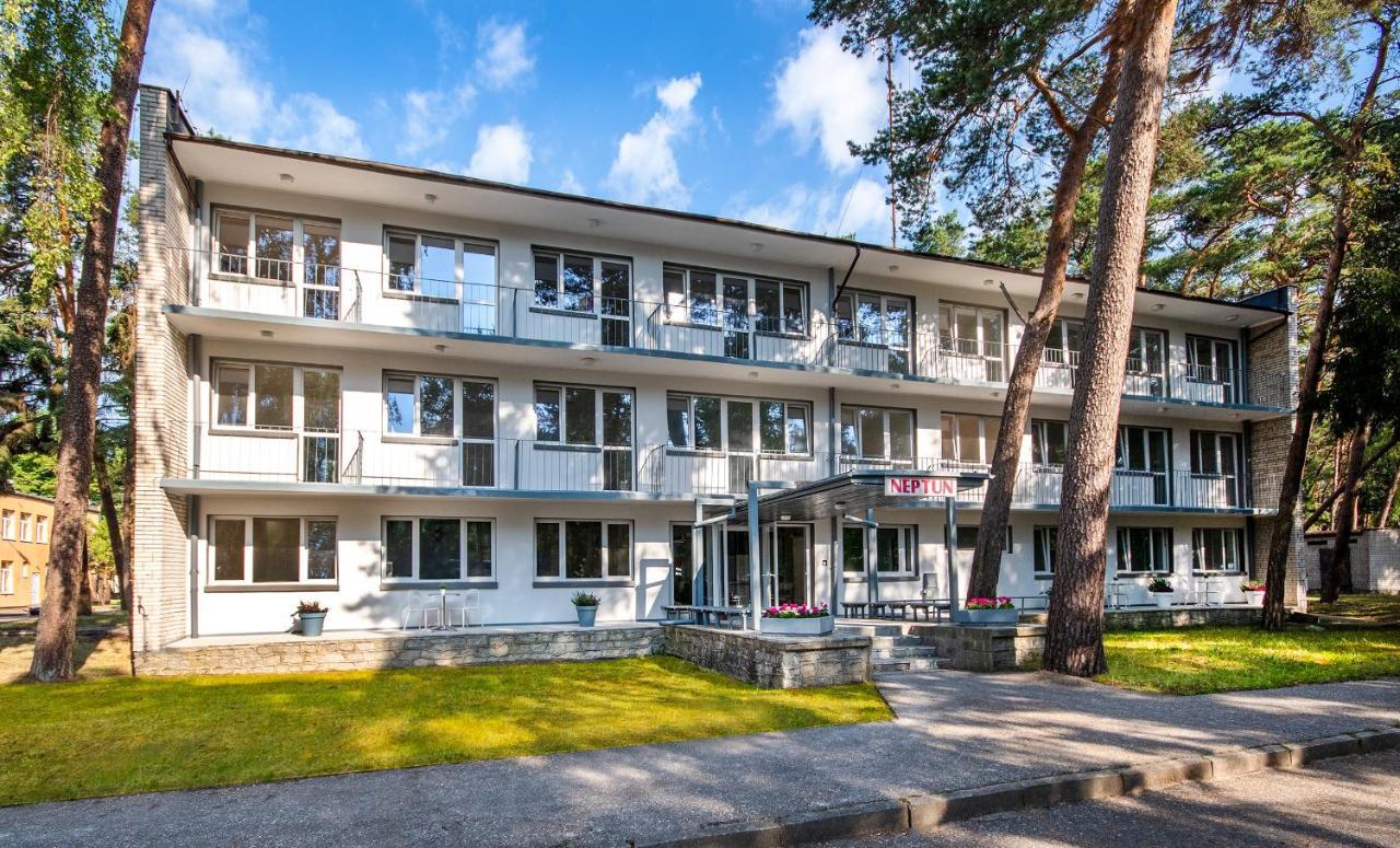Domki Osrodek Wypoczynkowy Neptun Hotel Darlowo Exterior photo
