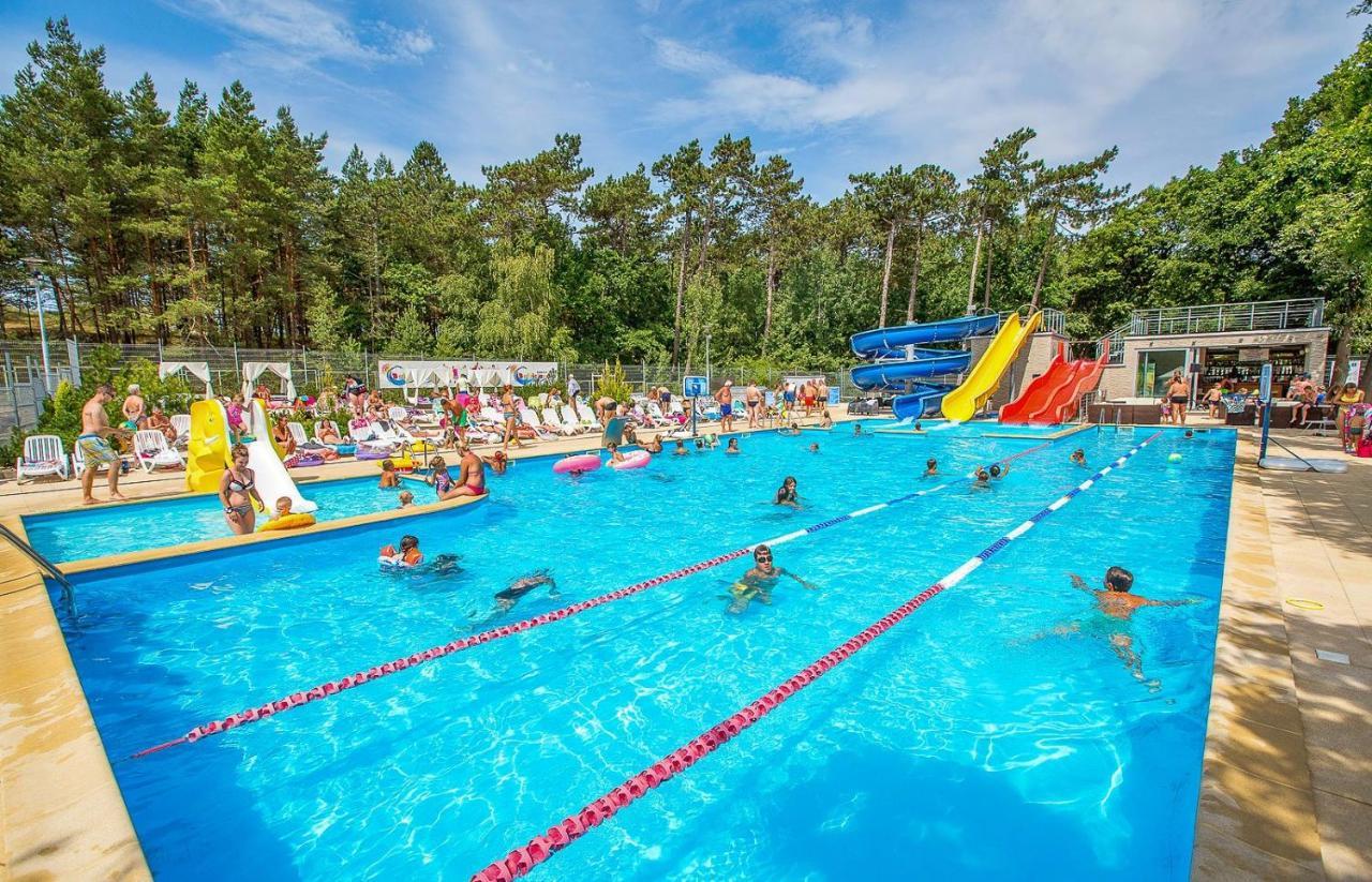 Domki Osrodek Wypoczynkowy Neptun Hotel Darlowo Exterior photo