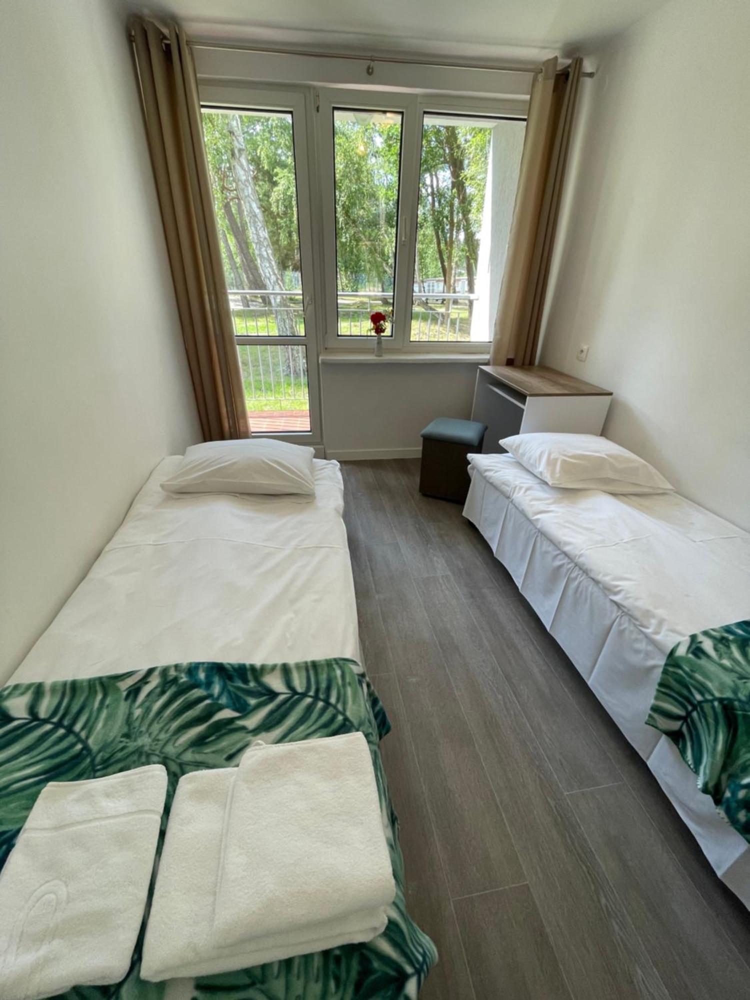 Domki Osrodek Wypoczynkowy Neptun Hotel Darlowo Exterior photo